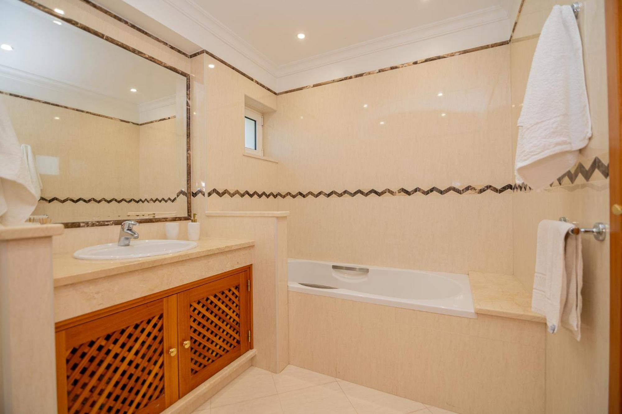 Quinta Da Boa Nova - Cheerful And Spacious 2-Bedroom Duplex 에스톰바 외부 사진